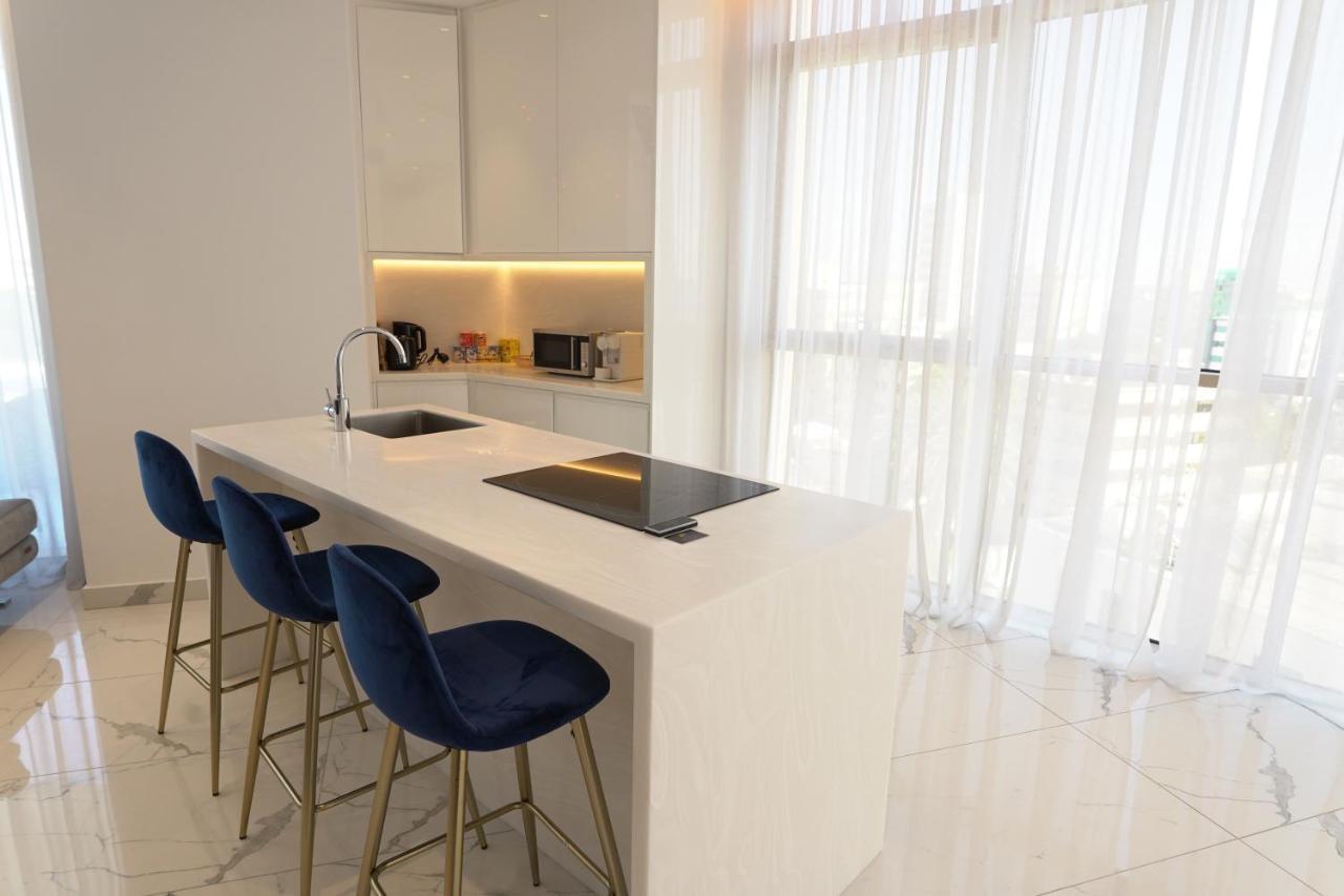360 Nicosia - 1 Bedroom Luxurious Residence Exteriör bild