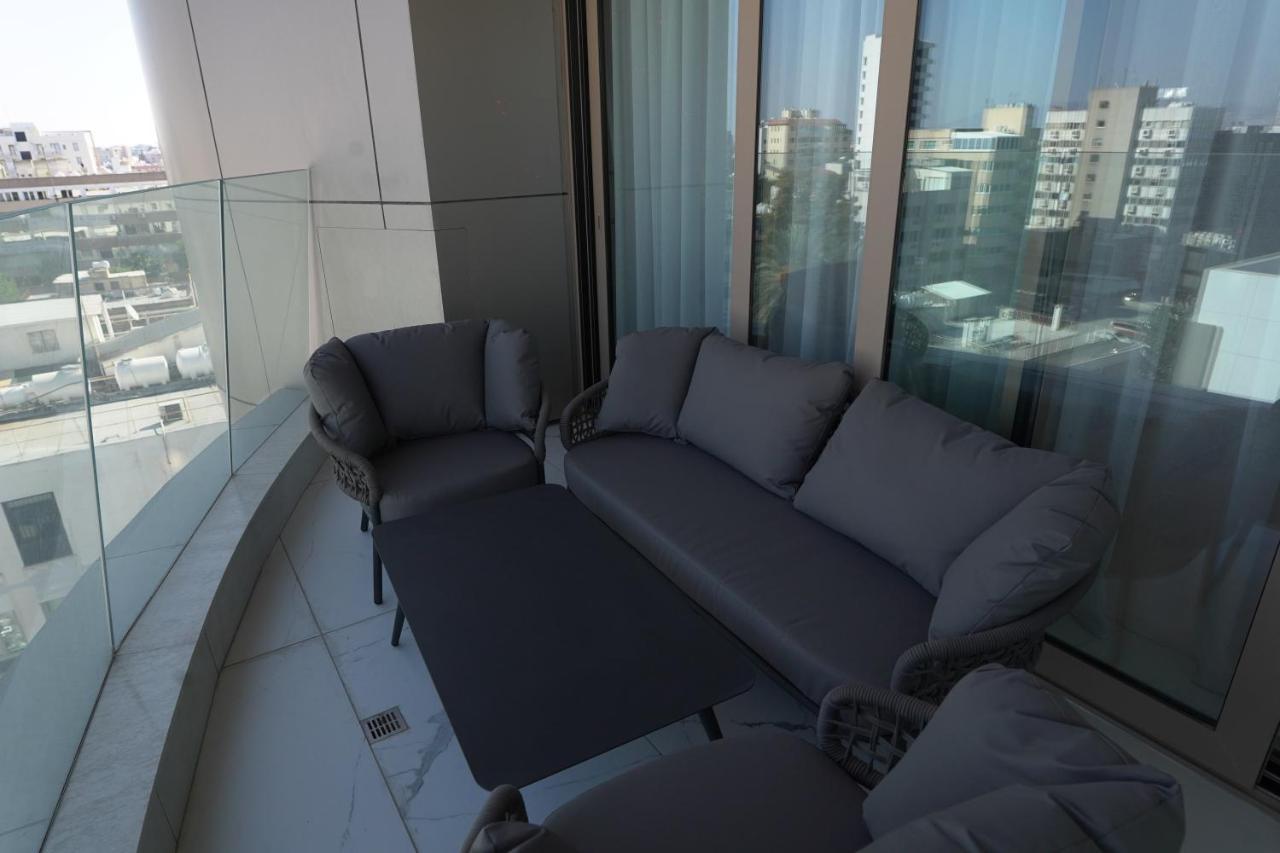 360 Nicosia - 1 Bedroom Luxurious Residence Exteriör bild